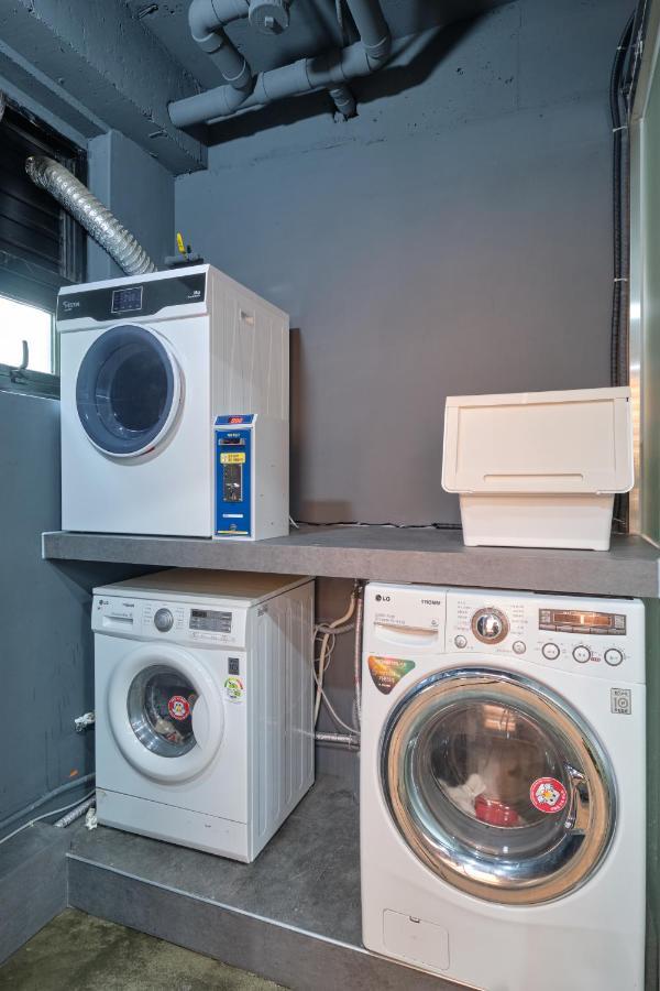 Chason M Hostel โซล ภายนอก รูปภาพ